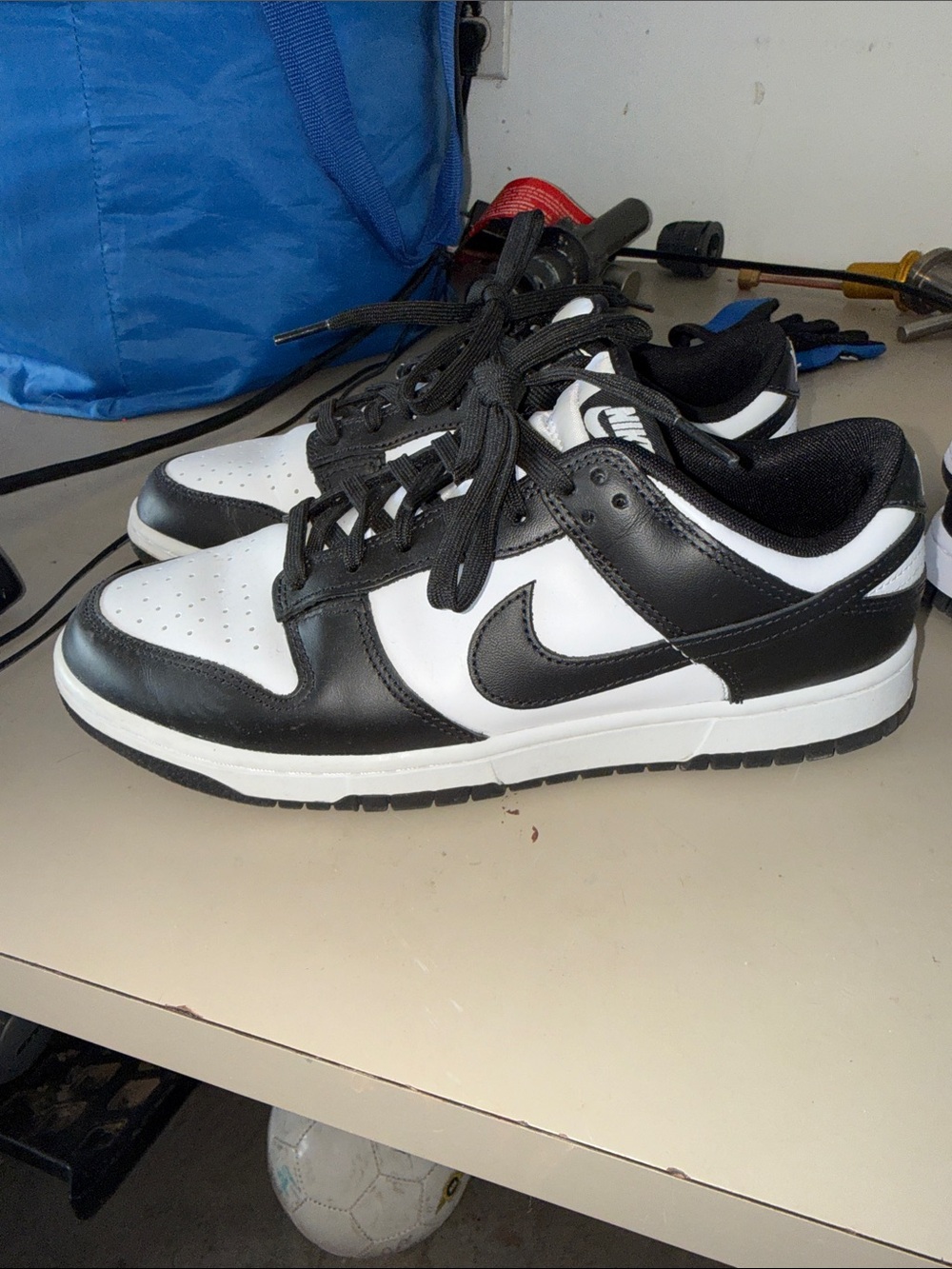 Nike Men’s Low-Top Sneakers - Black & White